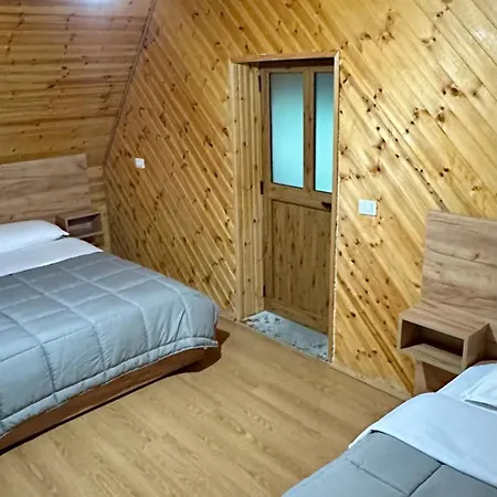 Bujtina Vellezerit Grrela بيت ضيافة ثيث