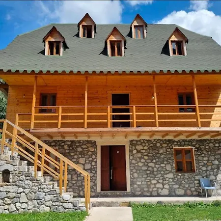 Bujtina Vellezerit Grrela Konukevi 3*